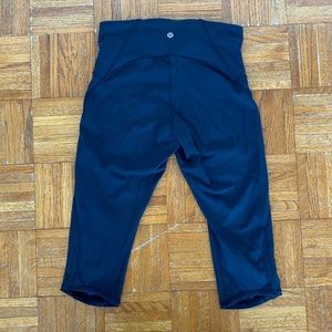 Lululemon black cropped leggings